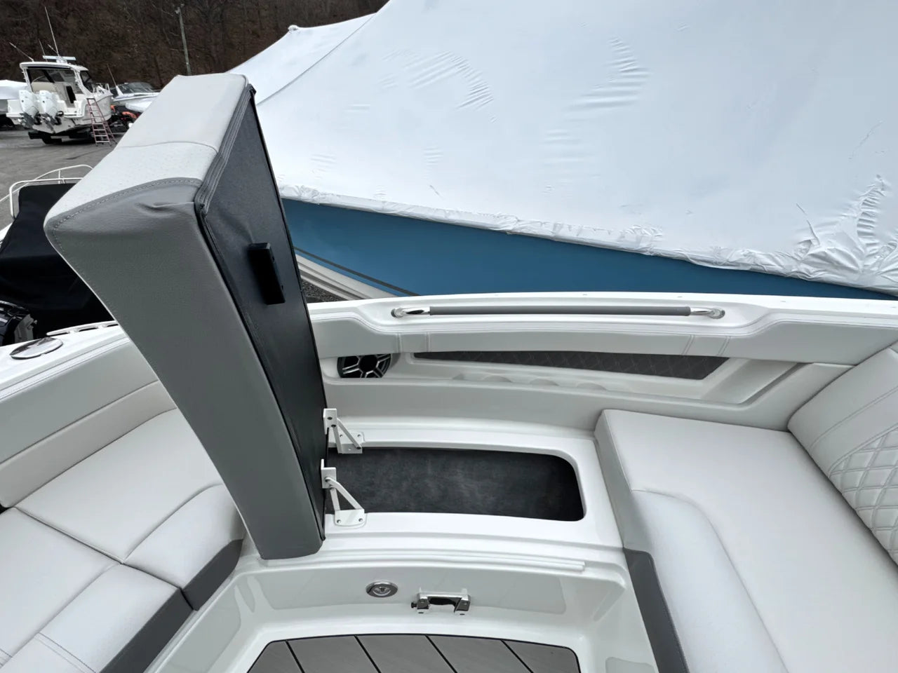 2026 Sea Ray SLX 310 Outboard 31.0 feet, Huntington, NY #44