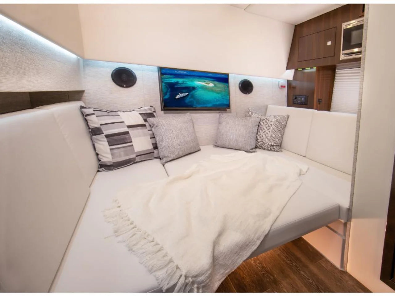 2026 Cruisers Yachts 34 GLS 34.0 feet, Inuvik, Northwest Territories #24
