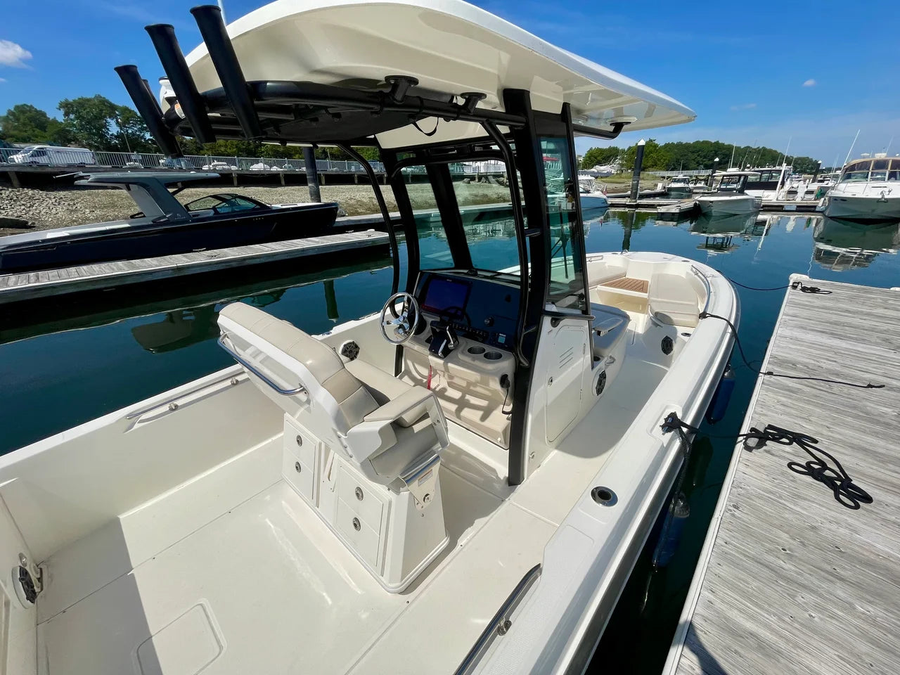 2023 Boston Whaler 280 DAUNTLESS 28.0 feet, Quincy, MA #12
