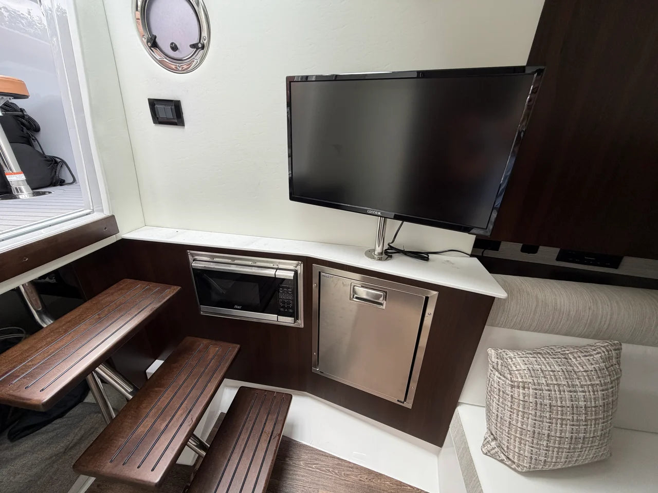 2024 Cruisers Yachts 38 GLS South Beach Outboard 38.0 feet, Stuart, Florida #33