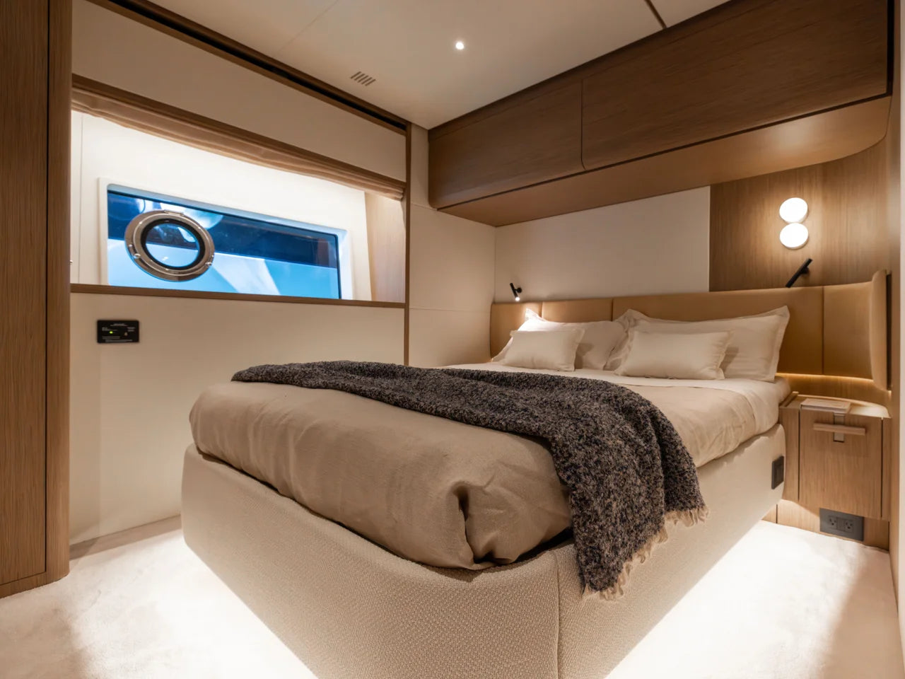 2027 Azimut Fly 82 82.0 feet, Pompano Beach, FL #37