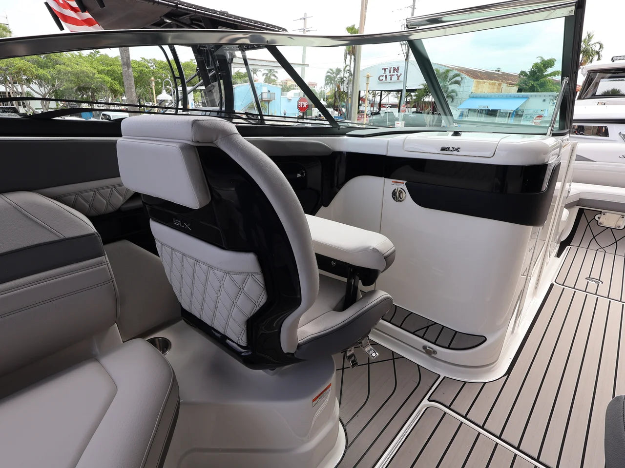 2027 Sea Ray SLX 280 Outboard 28.0 feet, Naples, Florida #21
