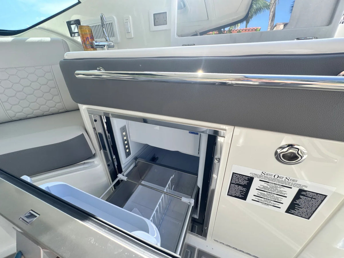 2027 Sea Ray Sundancer 320 Outboard 32.0 feet, Pompano Beach, Florida #15