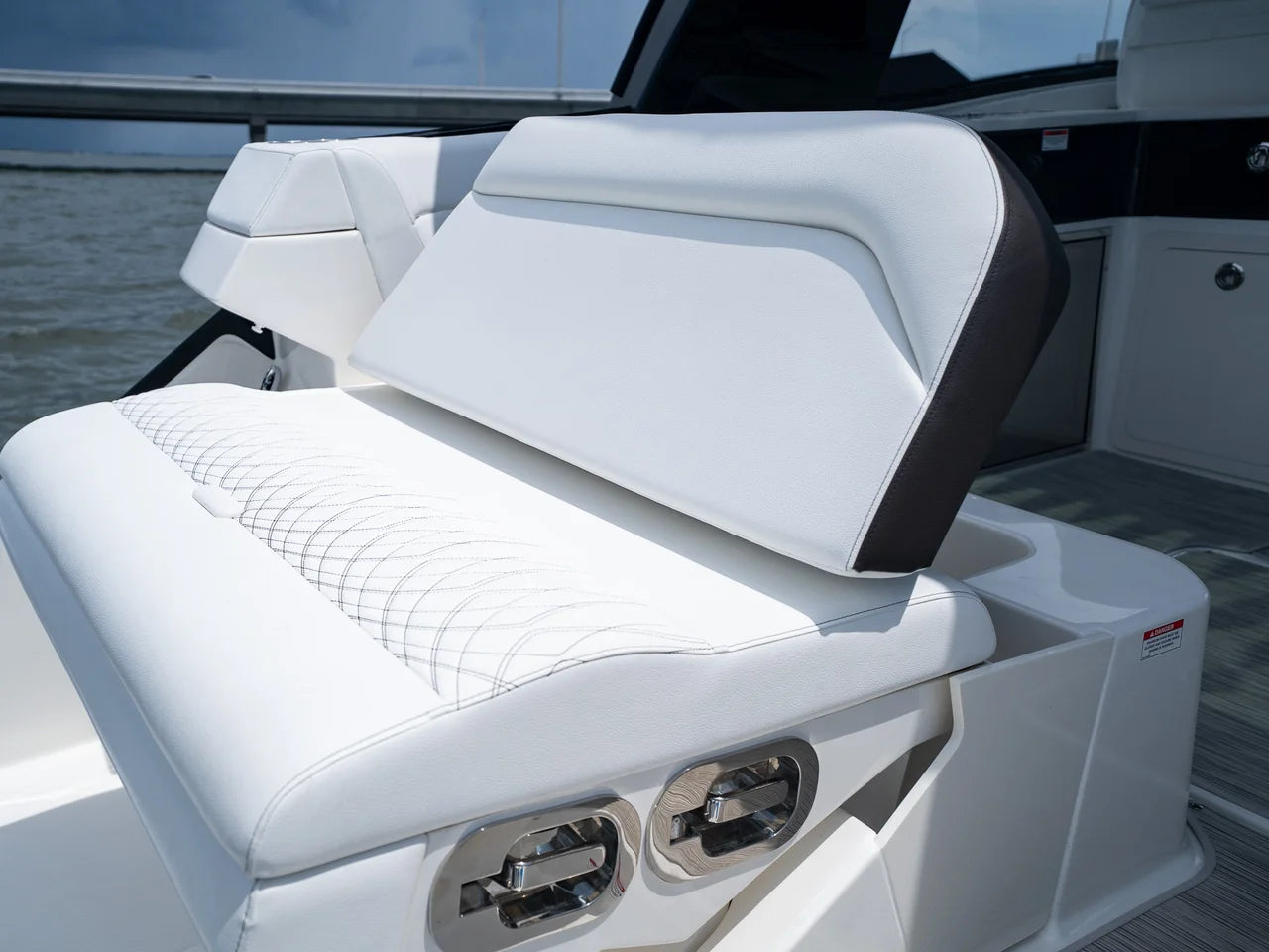 2026 Sea Ray Sundancer 370 Outboard 37.0 feet, Clearwater, Florida #21