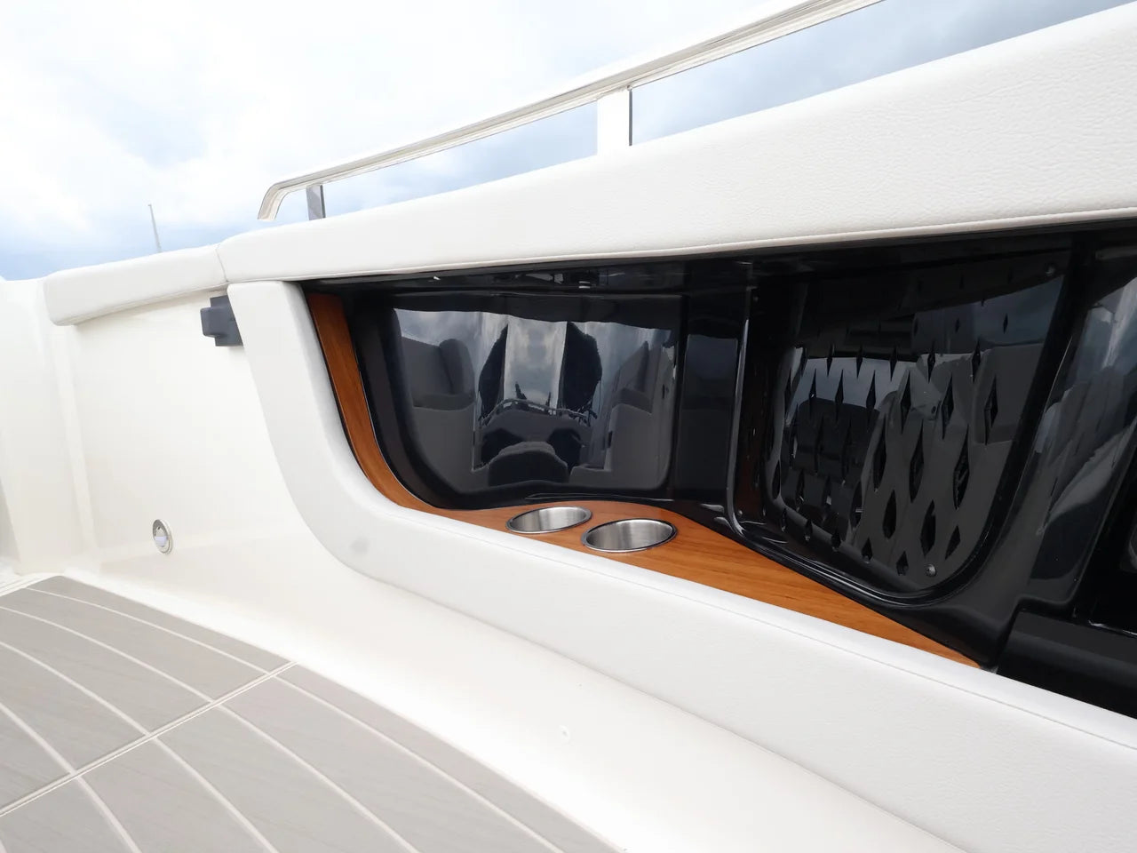 2026 Sea Ray Sundancer 370 Outboard 37.0 feet, Naples, Florida #60