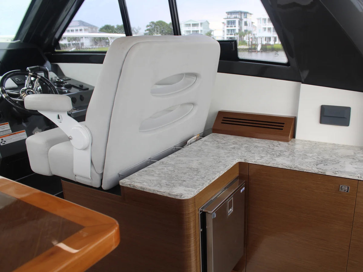 2021 Ocean Alexander 45 DIVERGENCE COUPE 45.0 feet, Holden Beach, NC #37