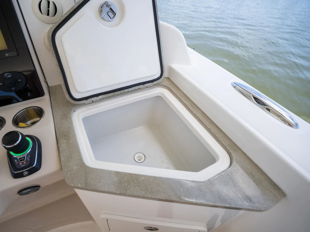 2022 Boston Whaler 350 REALM 35.0 feet, Naples, Florida #25