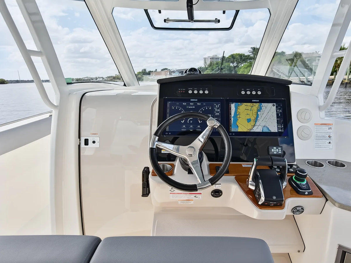 2025 Boston Whaler 350 REALM 35.0 feet, Stuart, Florida #59