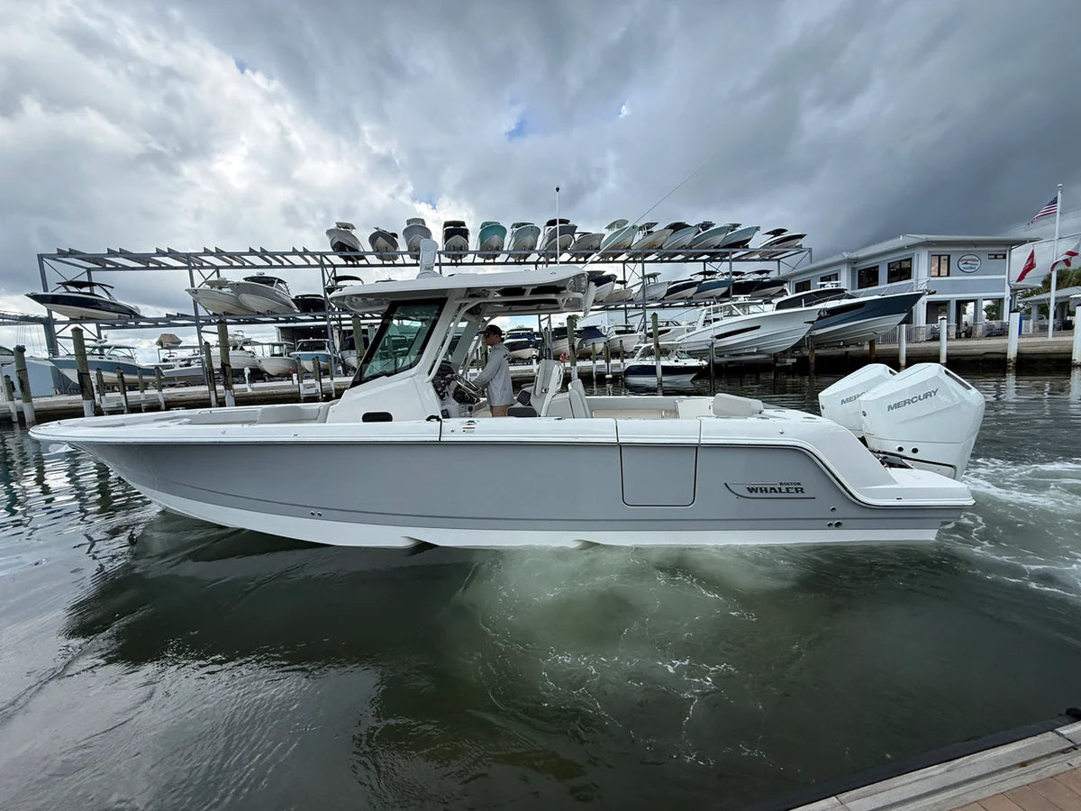 2026 Boston Whaler 330 Outrage 33.0 feet, Sarasota, FL #6