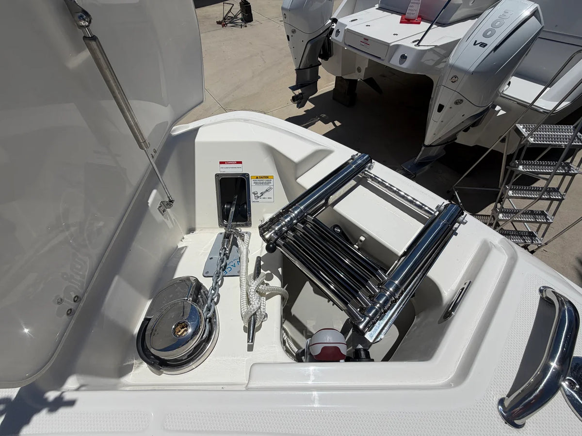 2027 Boston Whaler 330 Vantage 33.0 feet, Stuart, Florida #37