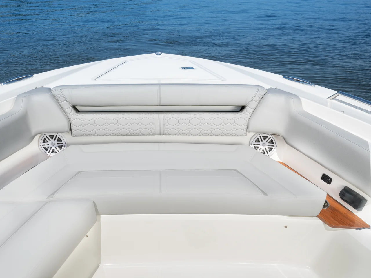 2026 Tiara Yachts 38 LS 38.0 feet, Inuvik, Northwest Territories #6