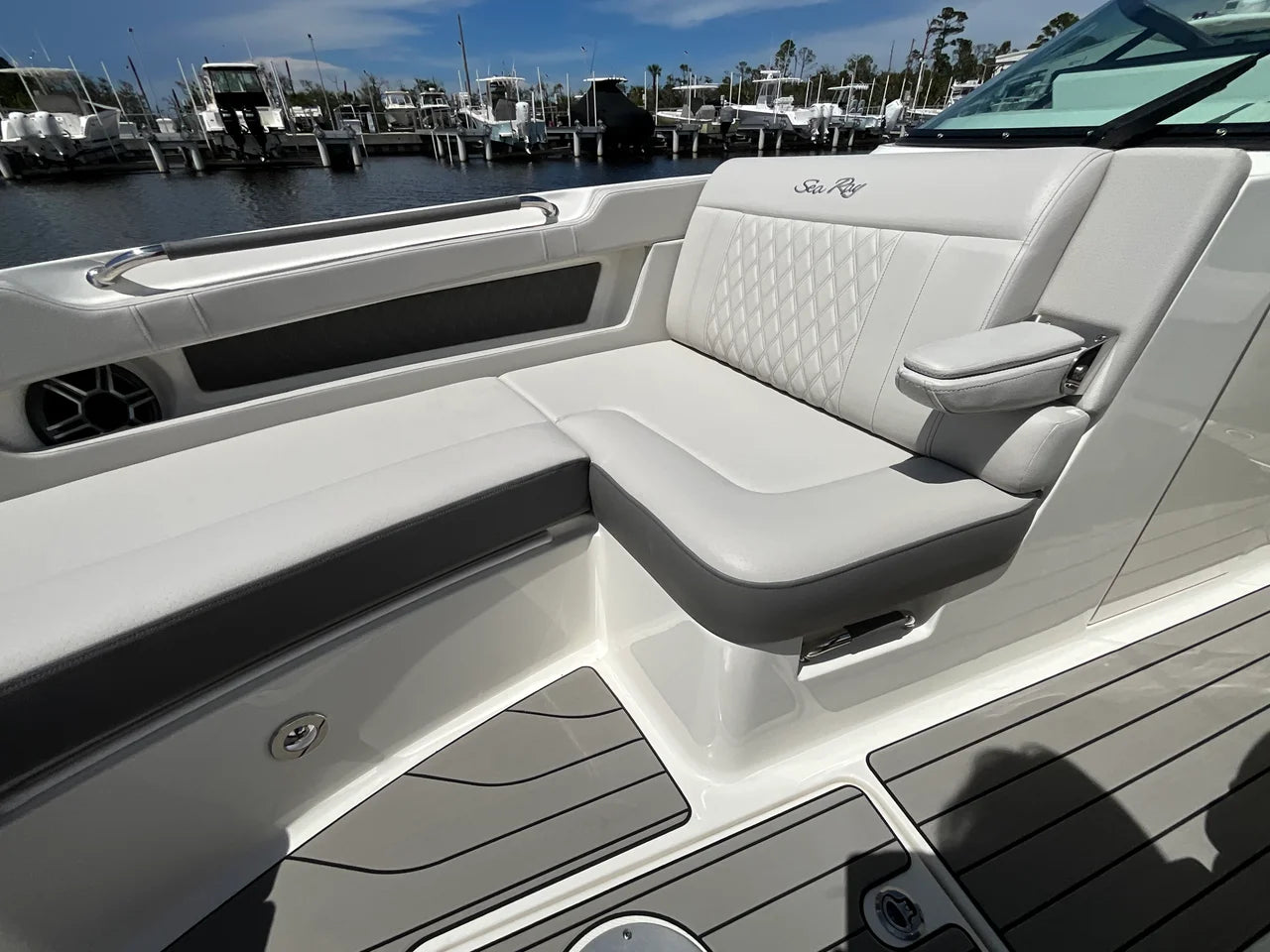 2027 Sea Ray SLX 310 Outboard 31.0 feet, Jacksonville Beach, Florida #17