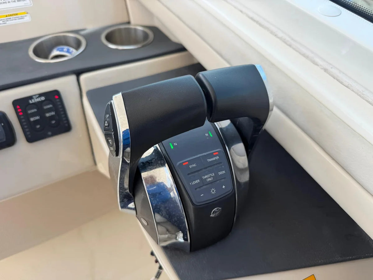 2017 Boston Whaler 320 VANTAGE 32.0 feet, Key Largo, FL #26