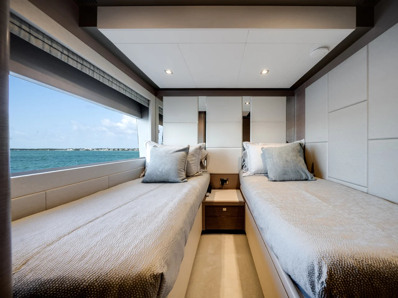 2023 Ocean Alexander 27R 88.0 feet, Ocean Reef, FL #30