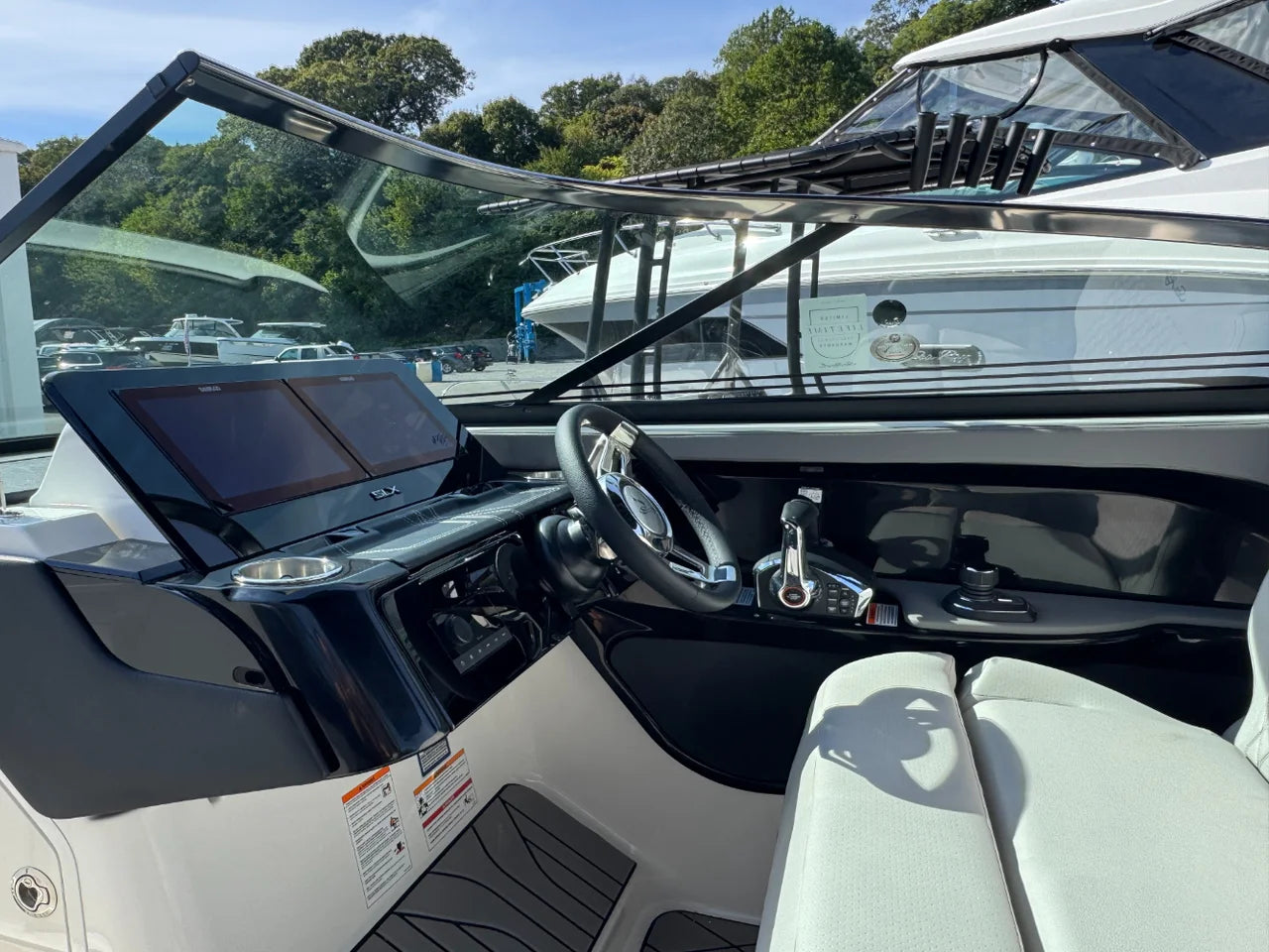 2026 Sea Ray SLX 280 Outboard 28.0 feet, Huntington, NY #18
