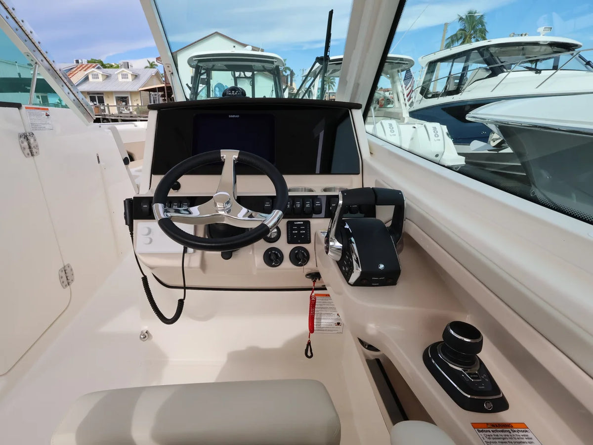 2027 Boston Whaler 280 Vantage 27.0 feet, Naples, Florida #21