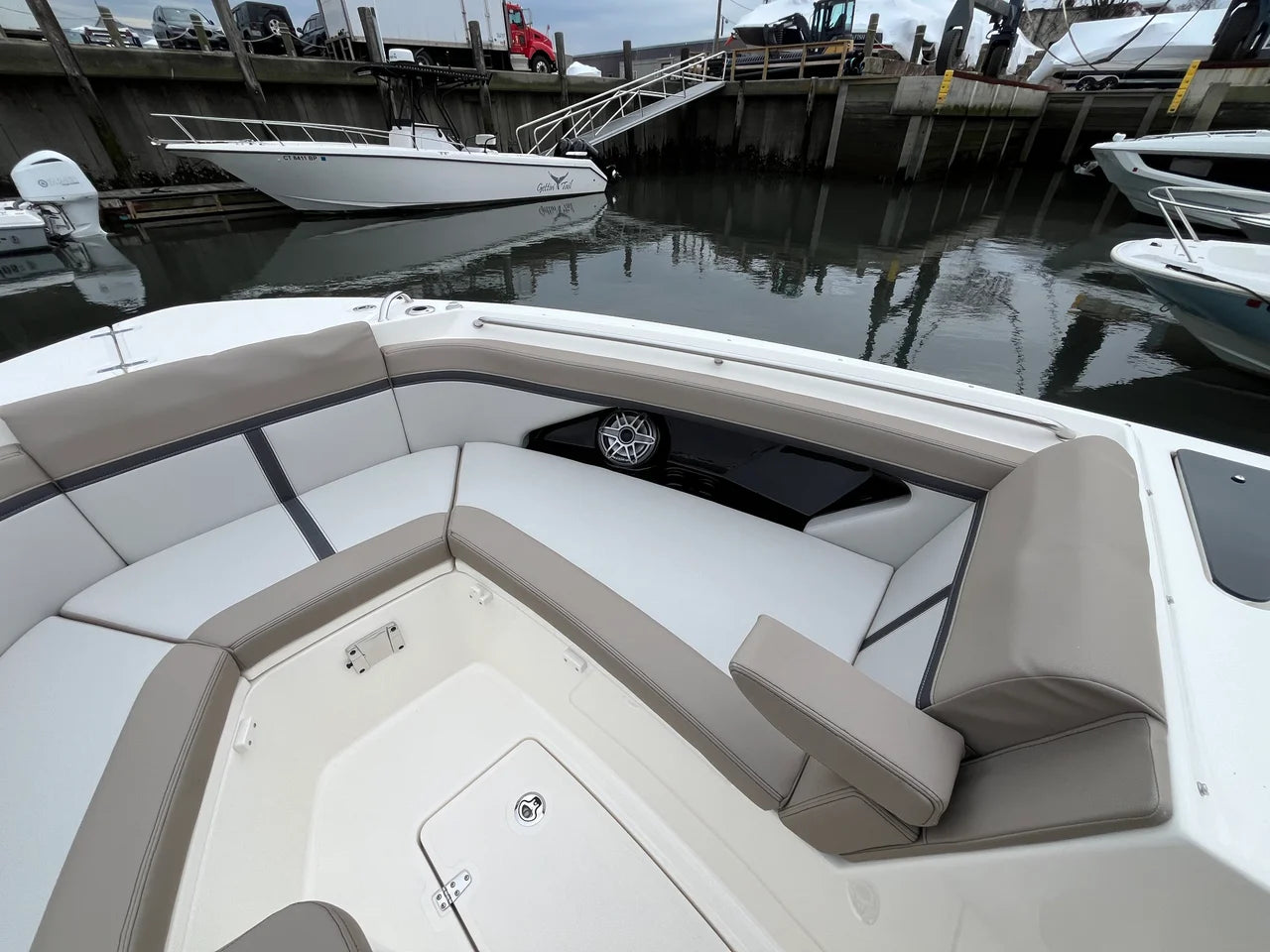 2026 Boston Whaler 330 Vantage 33.0 feet, Norwalk, Connecticut #44