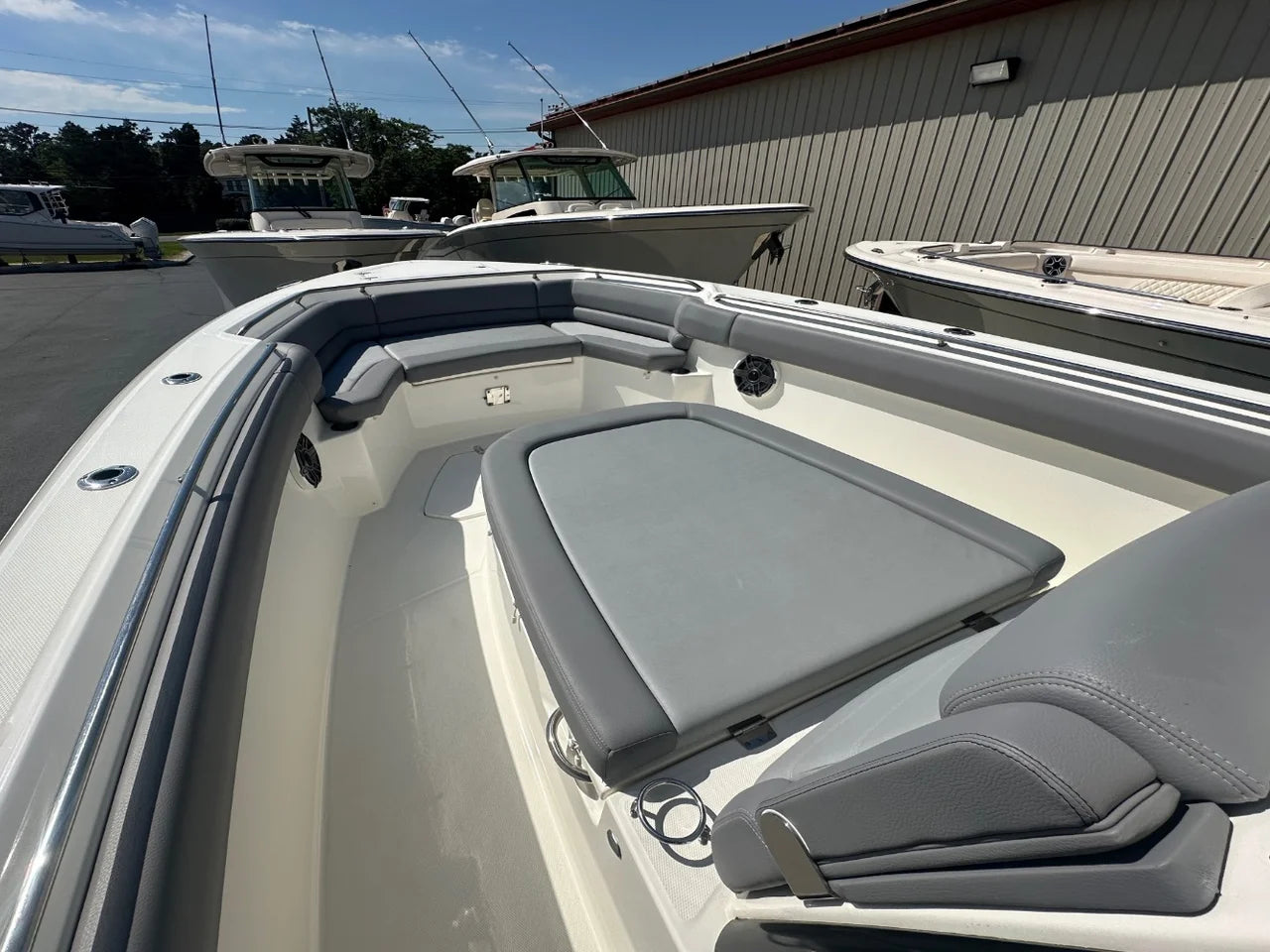 2024 Boston Whaler 330 Outrage 33.0 feet, Dennis, New Jersey #19
