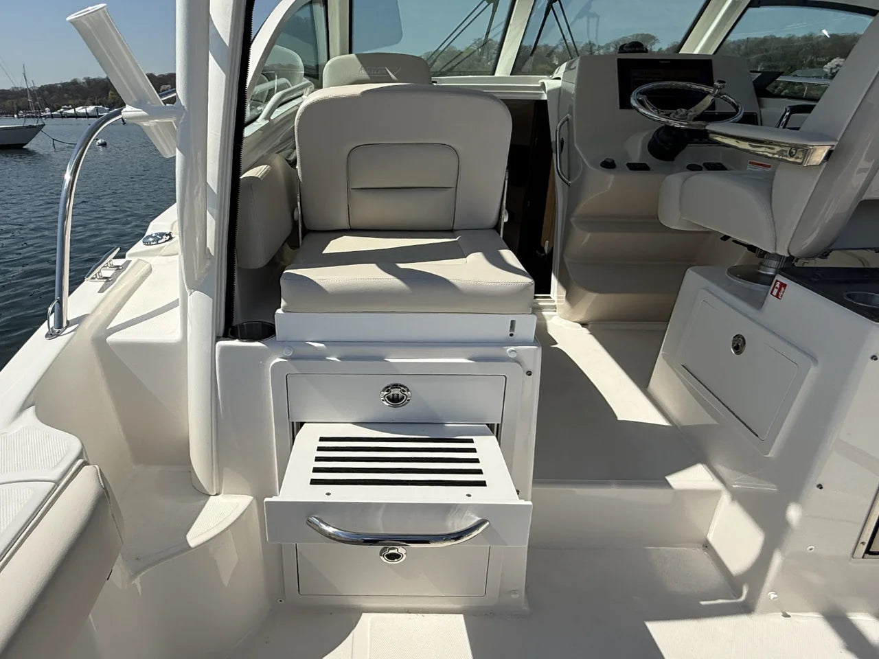 2026 Boston Whaler 285 Conquest 28.0 feet, Huntington, NY #17