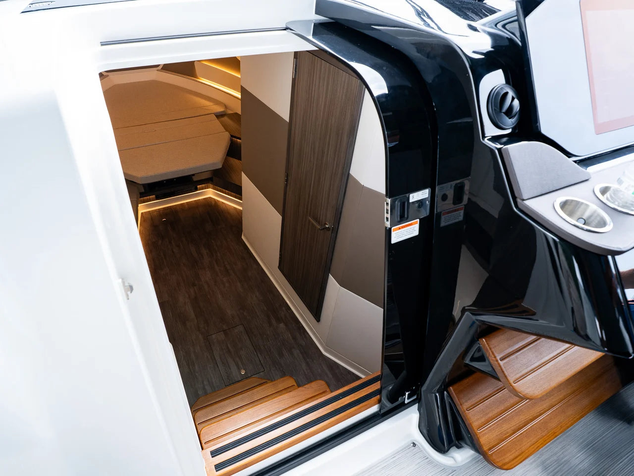 2026 Sea Ray Sundancer 370 Outboard 37.0 feet, Clearwater, Florida #54