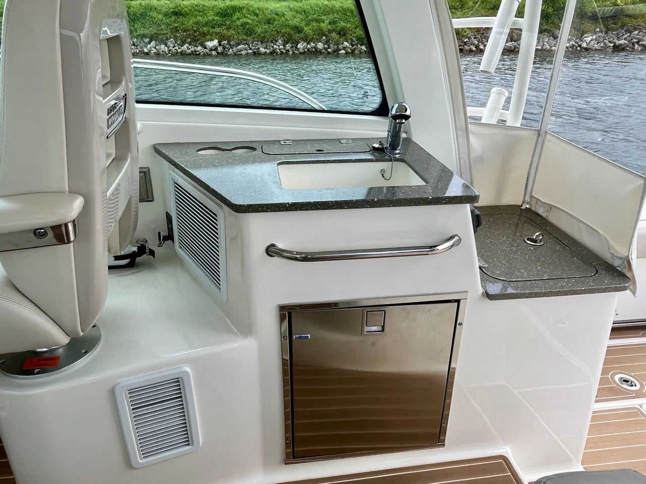 2019 Boston Whaler 345 CONQUEST 35.0 feet, Venice, Florida #21