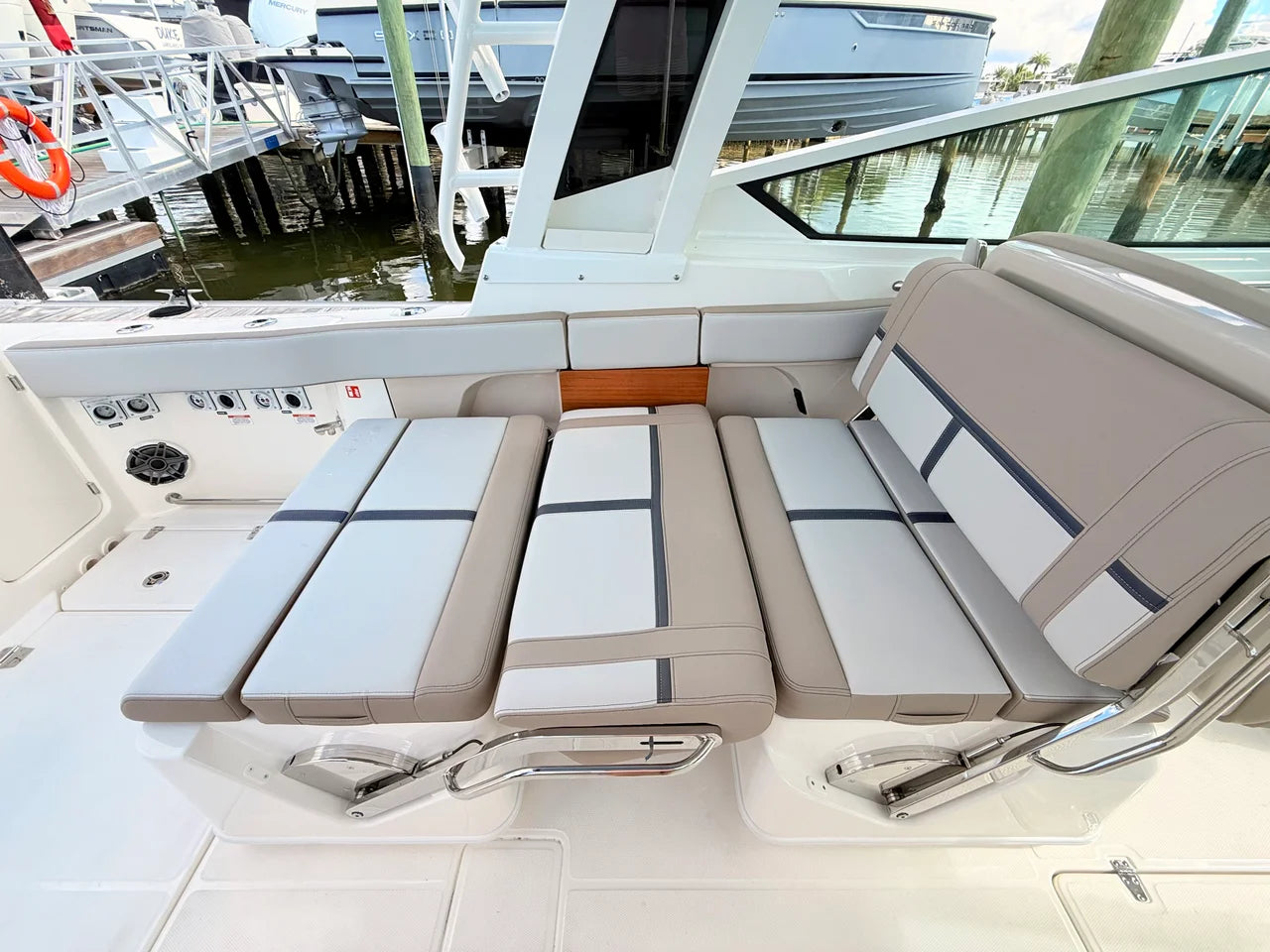2027 Boston Whaler 330 Vantage 33.0 feet, St Petersburg, FL #45