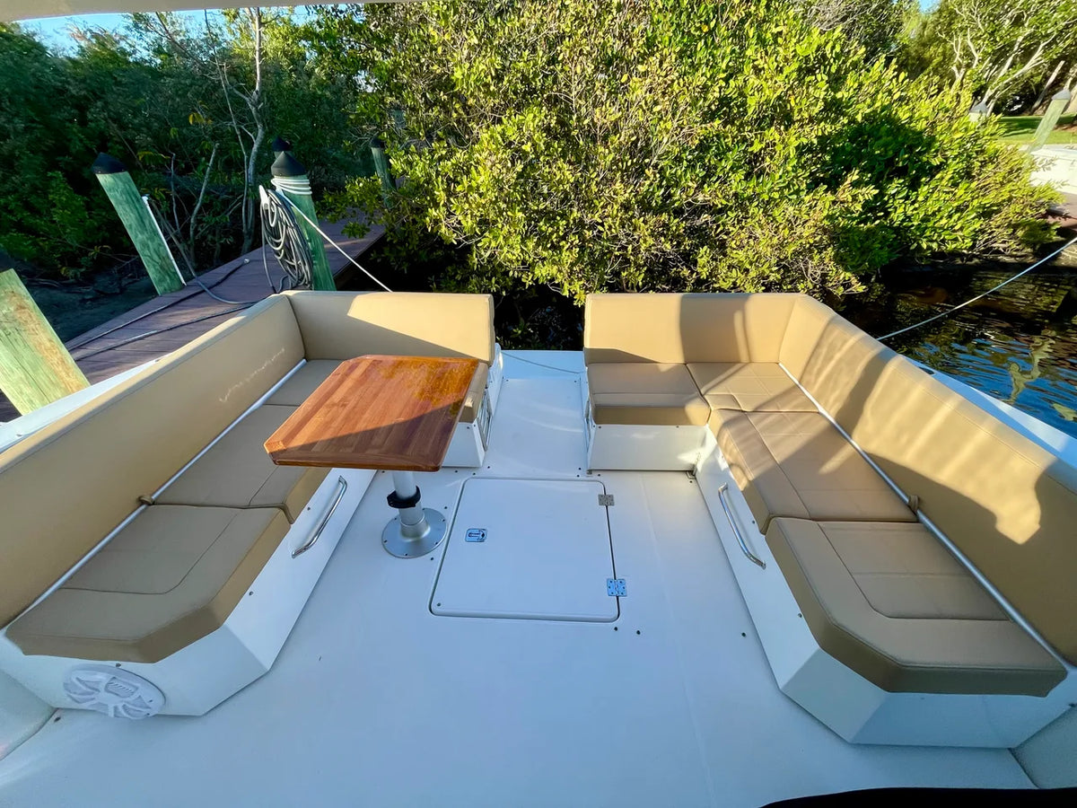 2016 Cruisers Yachts 390 EXPRESS COUPE 39.0 feet, Stuart, FL #11