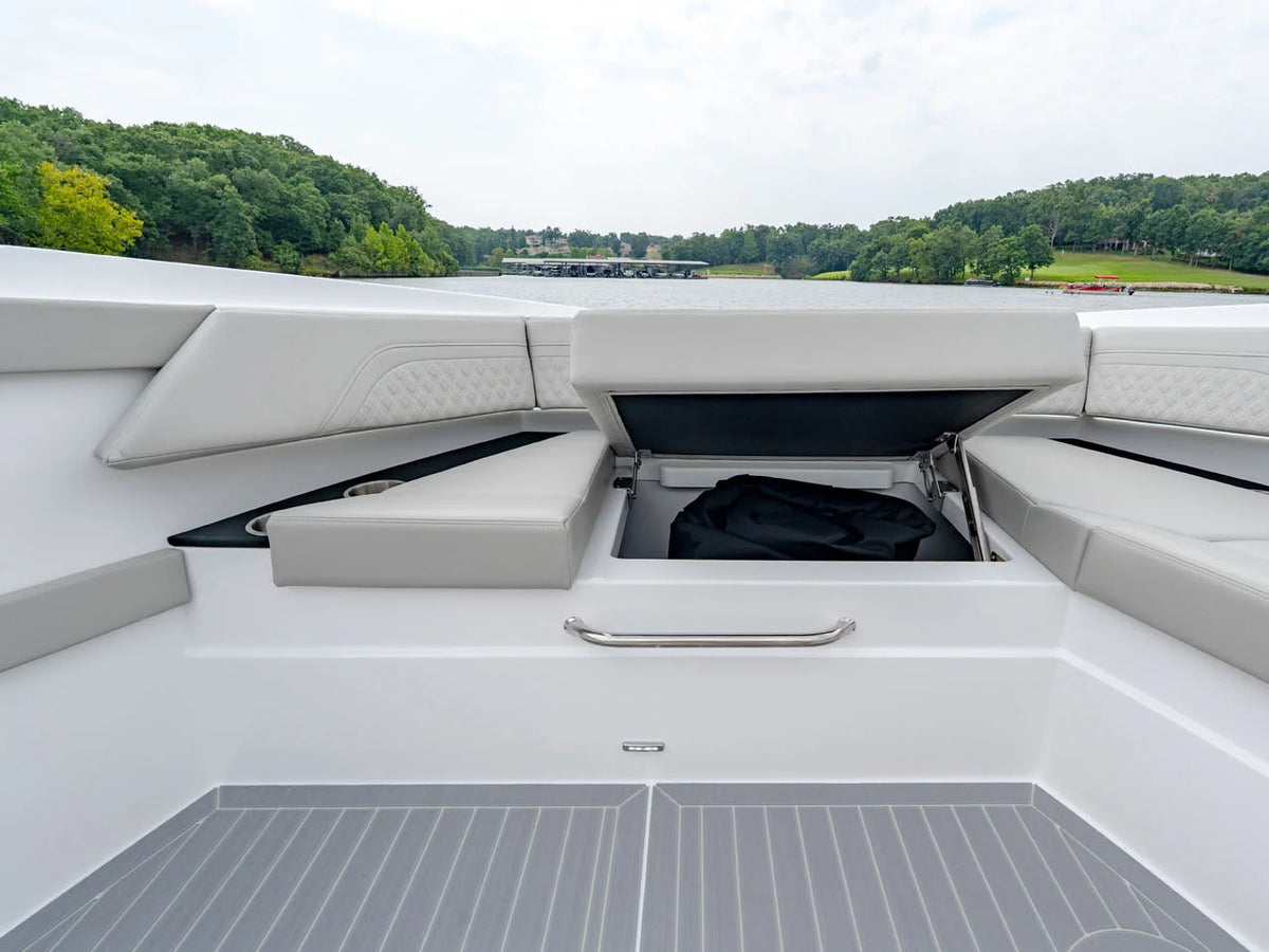 2027 Cruisers Yachts 42 GLS Outboard 42.0 feet, Lake Ozark, MO #39