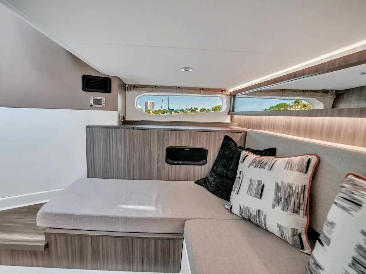 2026 Sea Ray Sundancer 370 Outboard 37.0 feet, Pompano Beach, Florida #34
