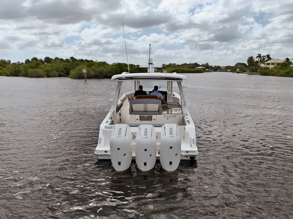 2025 Boston Whaler 350 REALM 35.0 feet, Stuart, Florida #9