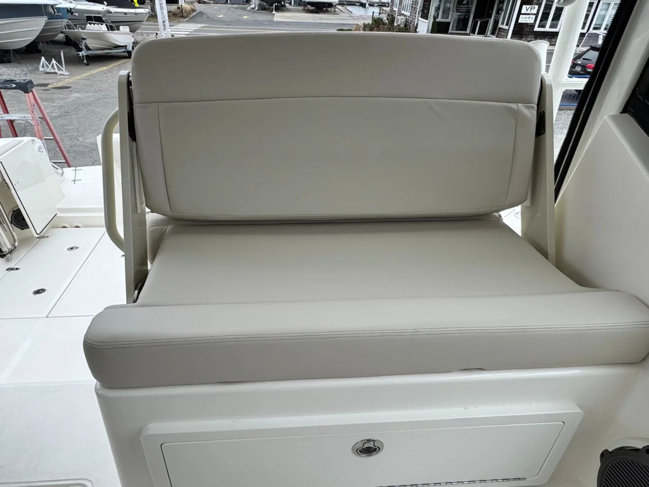 2026 Boston Whaler 325 Conquest 32.0 feet, Huntington, NY #24