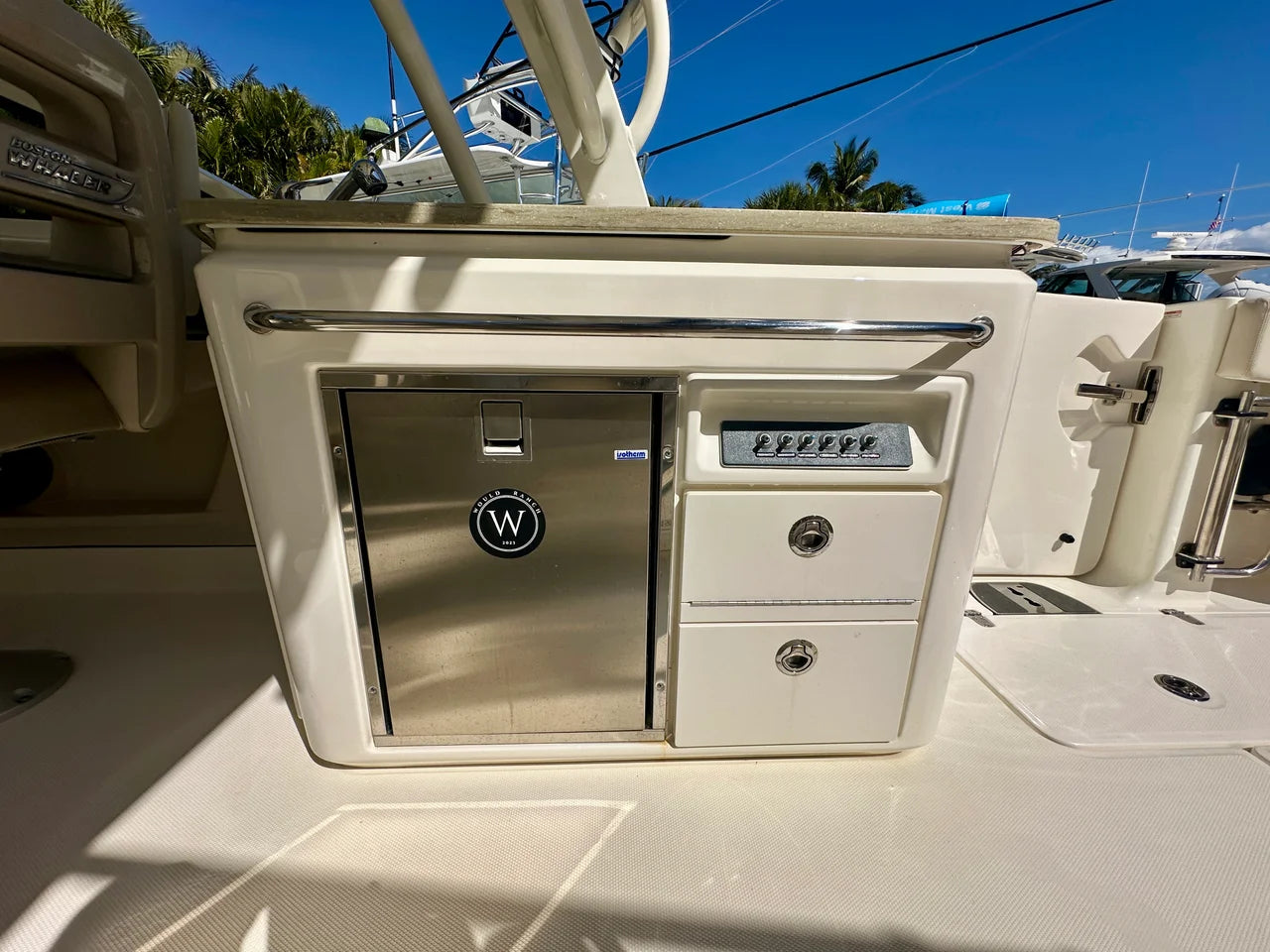 2024 Boston Whaler 320 VANTAGE 32.0 feet, Jupiter, Florida #23