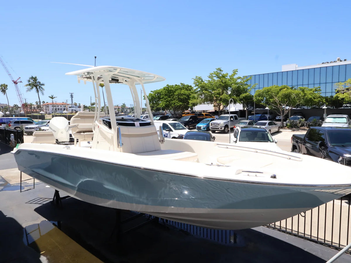 2027 Boston Whaler 250 Dauntless 25.0 feet, Naples, Florida #1