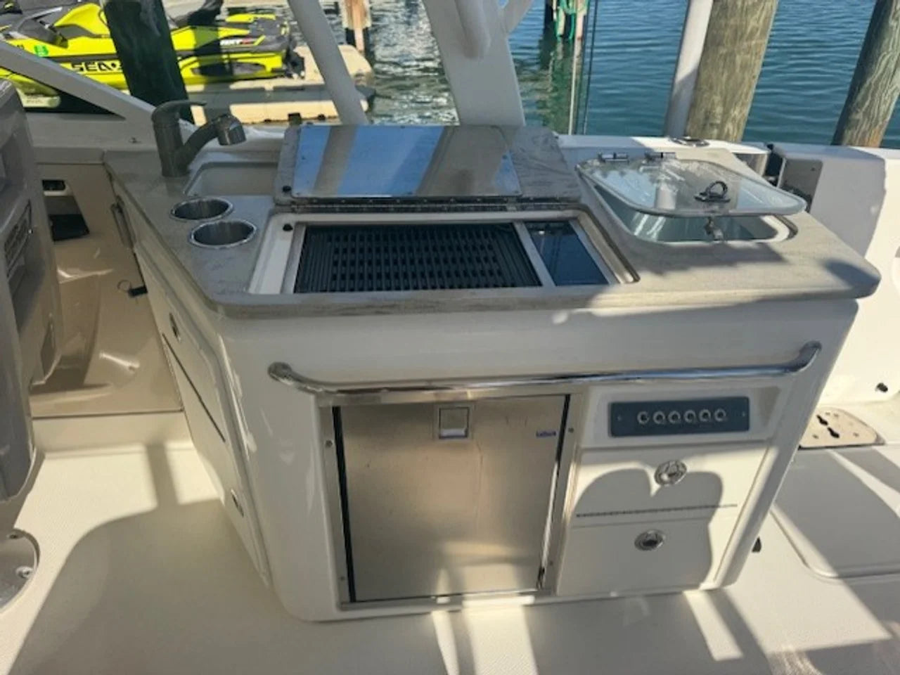 2016 Boston Whaler 320 VANTAGE 32.0 feet, Miami, FL #18
