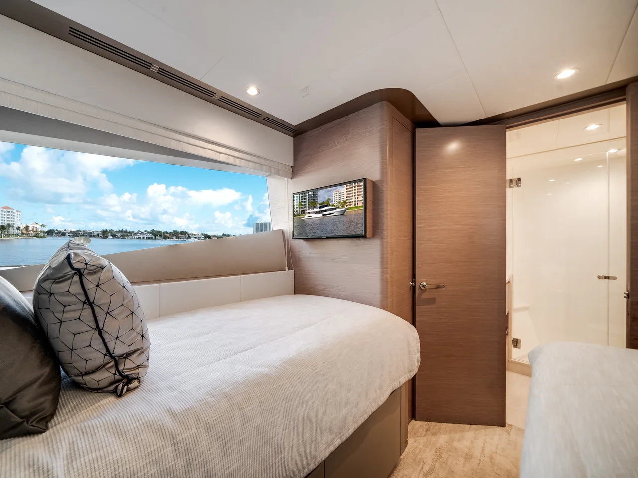 2022 Ocean Alexander 32L 106.0 feet, Boca Raton, FL #54