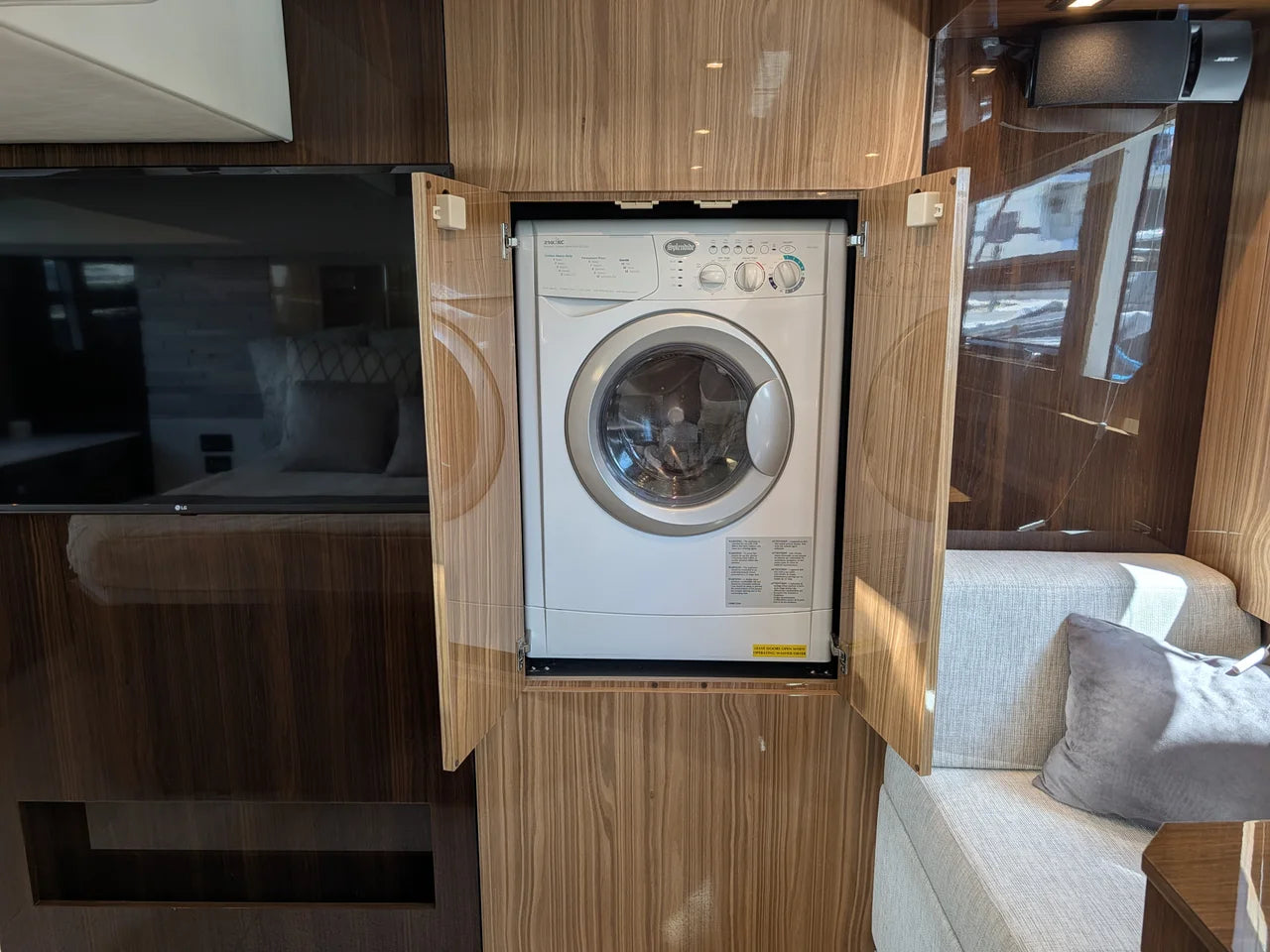 2022 Cruisers Yachts 54 Cantius 54.0 feet, Grasonville, MD #116
