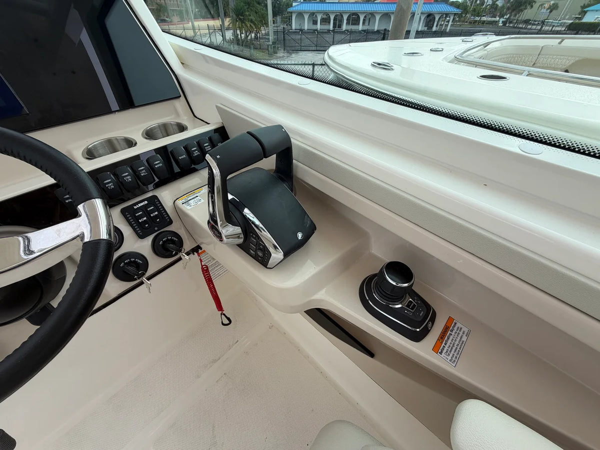 2027 Boston Whaler 280 Vantage 28.0 feet, Stuart, Florida #20