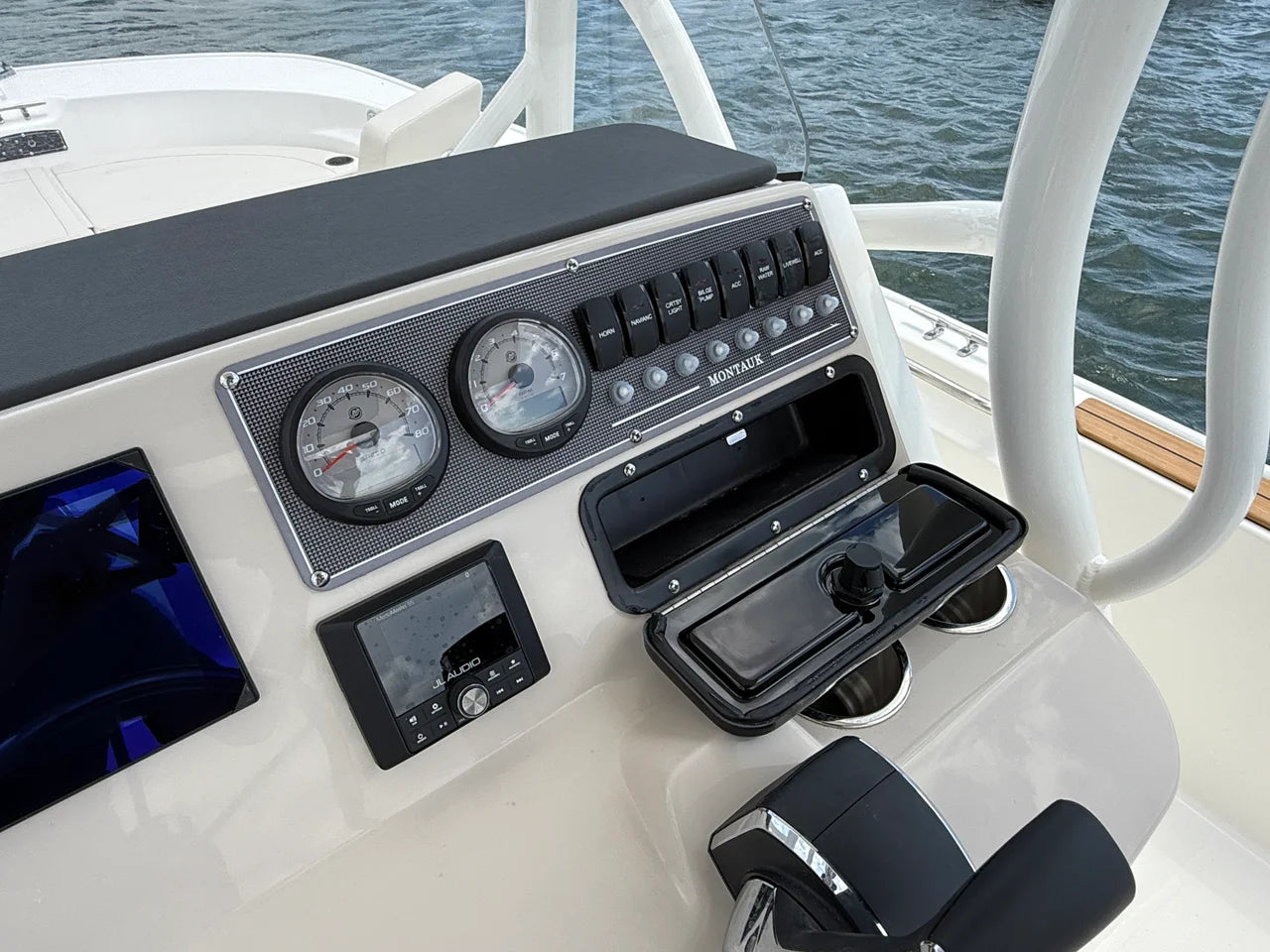 2027 Boston Whaler 210 Montauk 21.0 feet, Wrightsville Beach, North Carolina #17