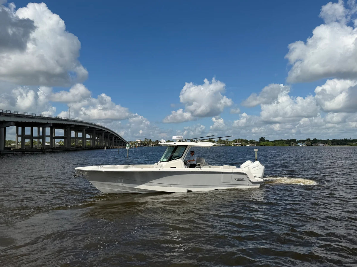2026 Boston Whaler 330 Outrage 33.0 feet, Stuart, Florida #2