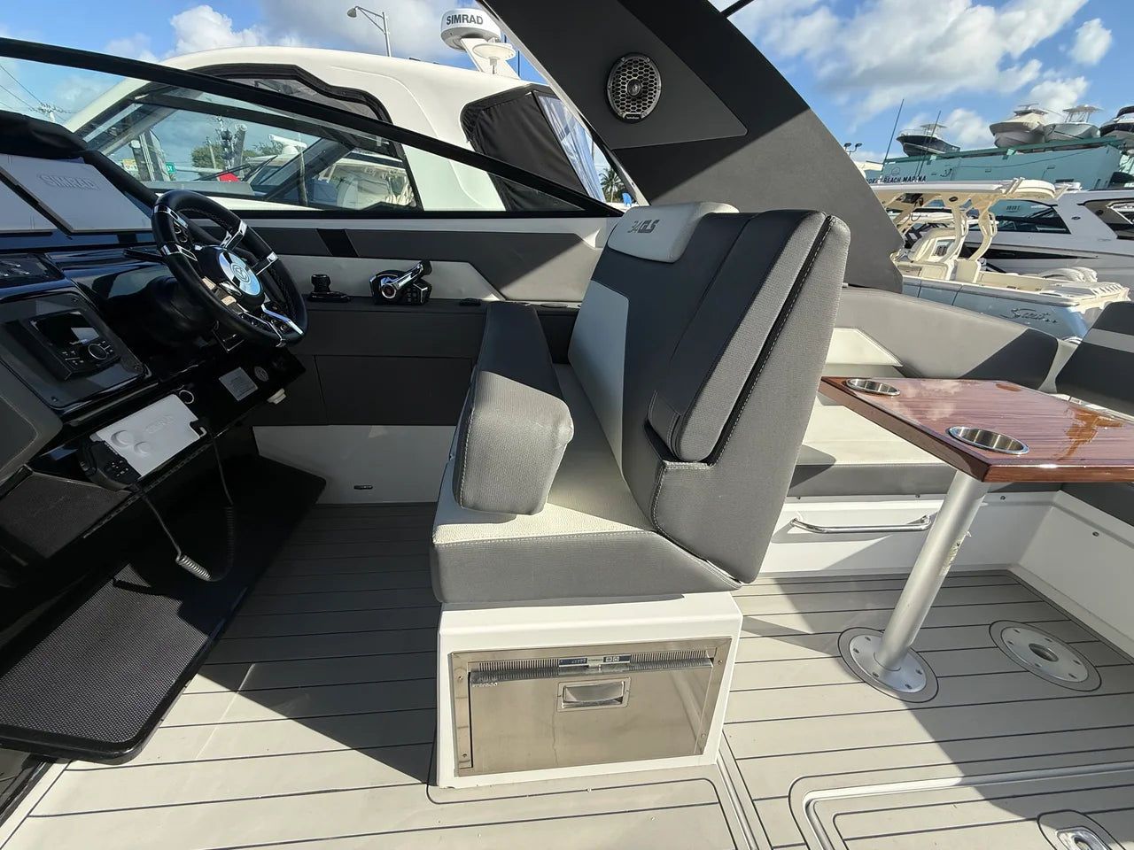 2022 Cruisers Yachts 34 GLS Outboard 34.0 feet, Miami, FL #23
