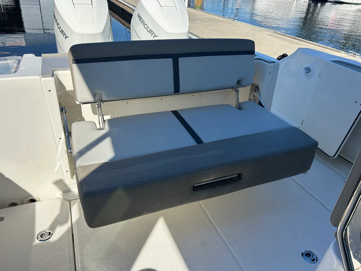 2027 Boston Whaler 330 Vantage 33.0 feet, Pensacola, Florida #23