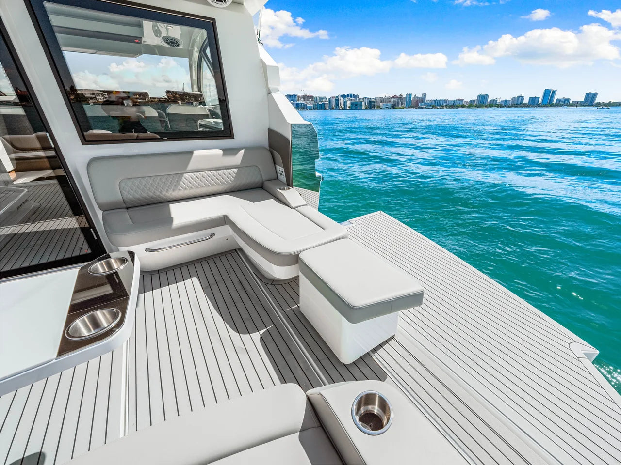 2026 Cruisers Yachts 50GLS OB 50.0 feet, Sarasota, Florida #32
