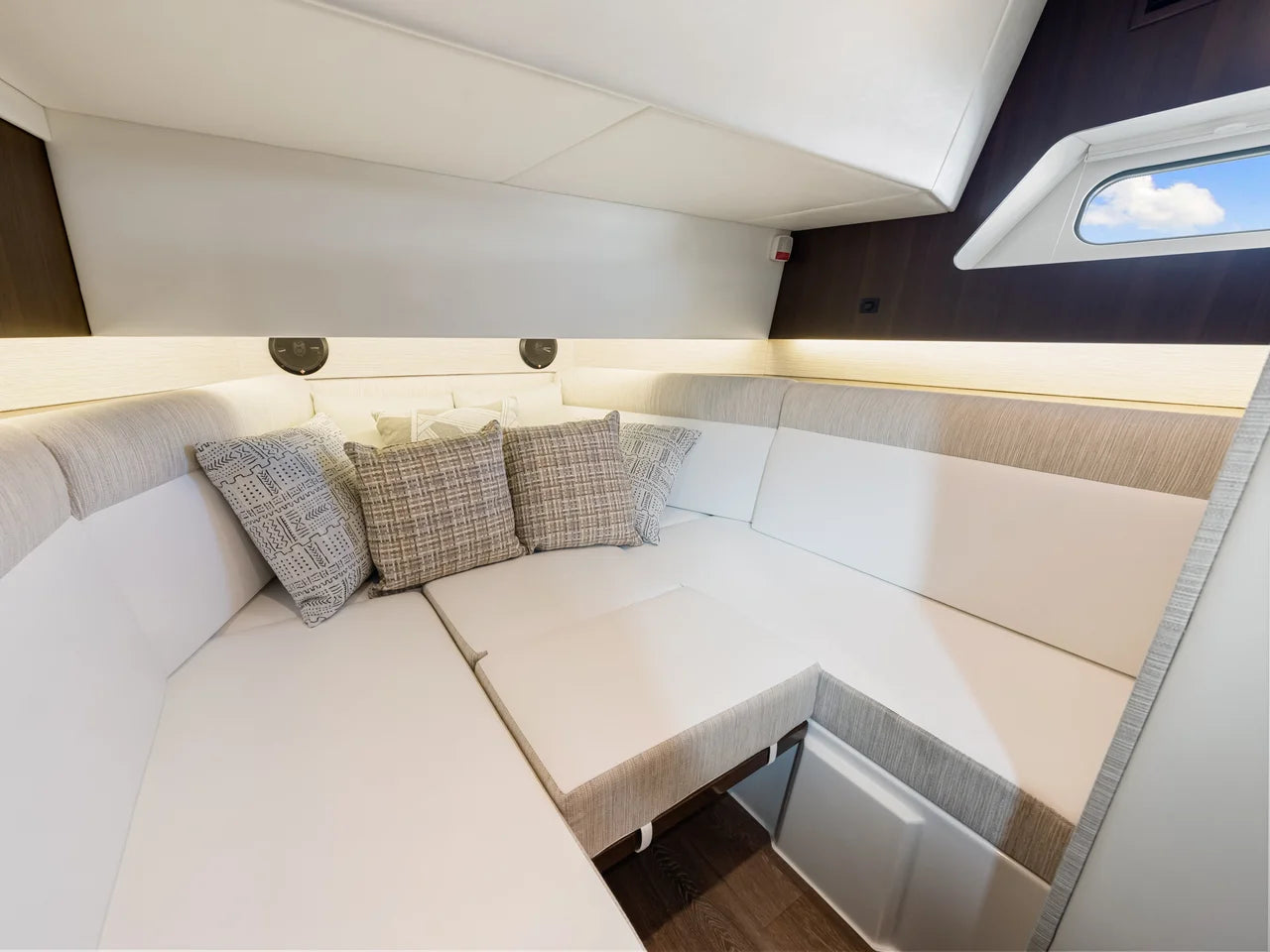 2026 Cruisers Yachts 38 GLS Outboard 38.0 feet, St Petersburg, FL #78