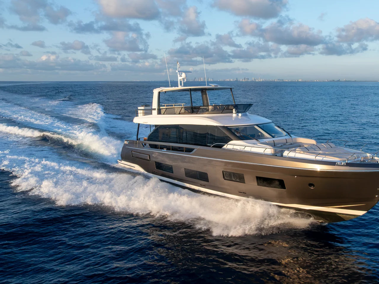 2027 Azimut Fly 82 82.0 feet, Pompano Beach, FL #2