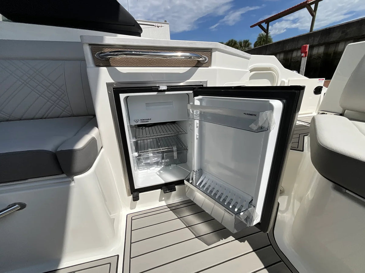 2027 Sea Ray SDX 290 Outboard 29.0 feet, Jacksonville Beach, Florida #17