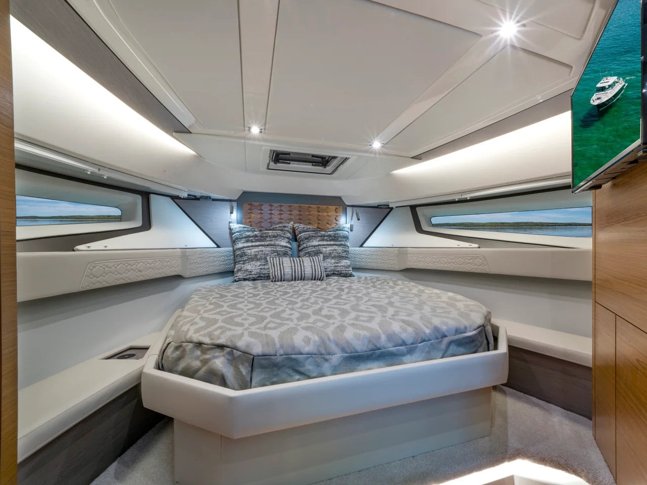2026 Tiara Yachts 43 LE 43.0 feet, Inuvik, Northwest Territories #13