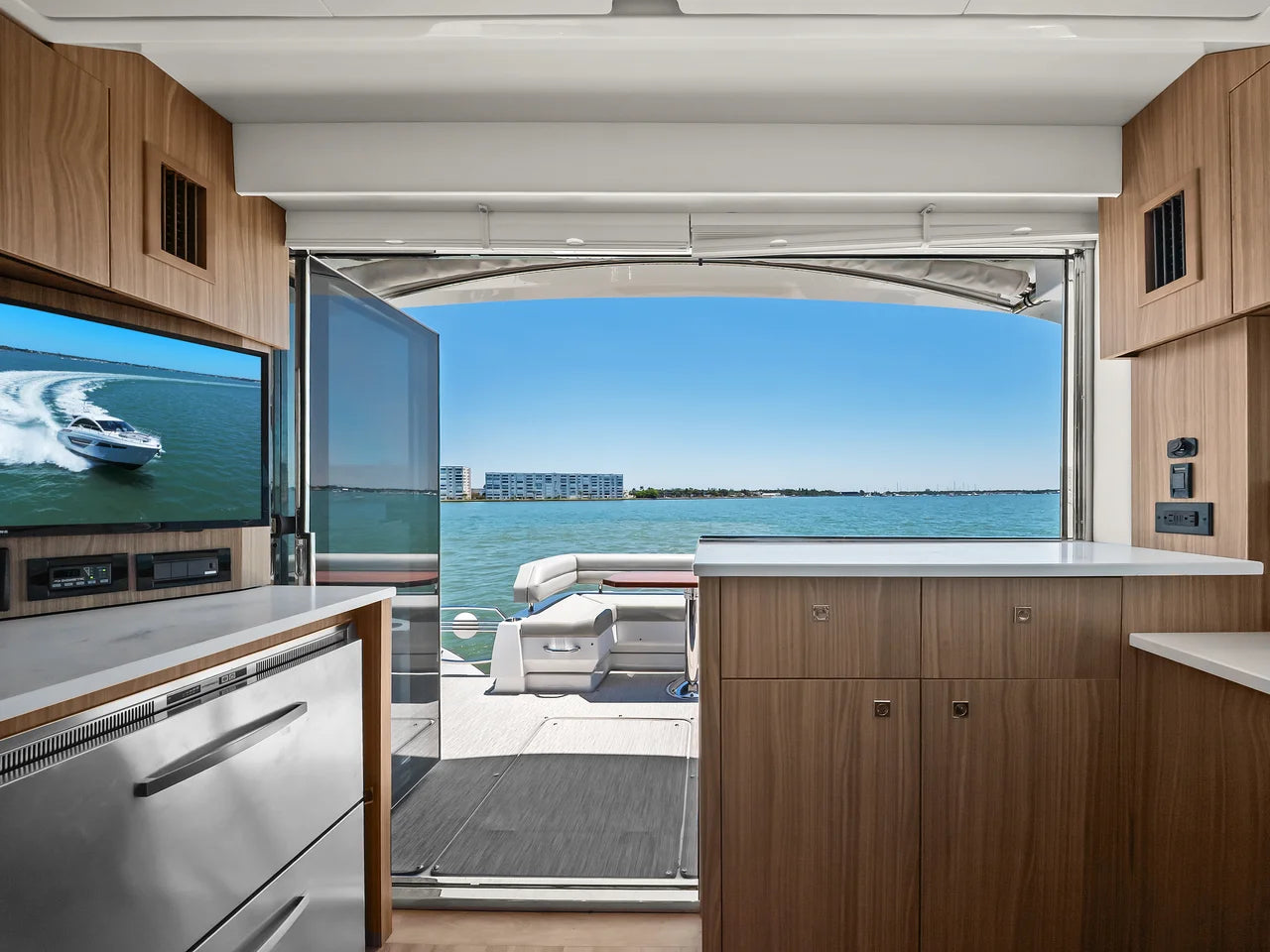 2025 Cruisers Yachts 50 Cantius 50.0 feet, St. Petersburg, Florida #32