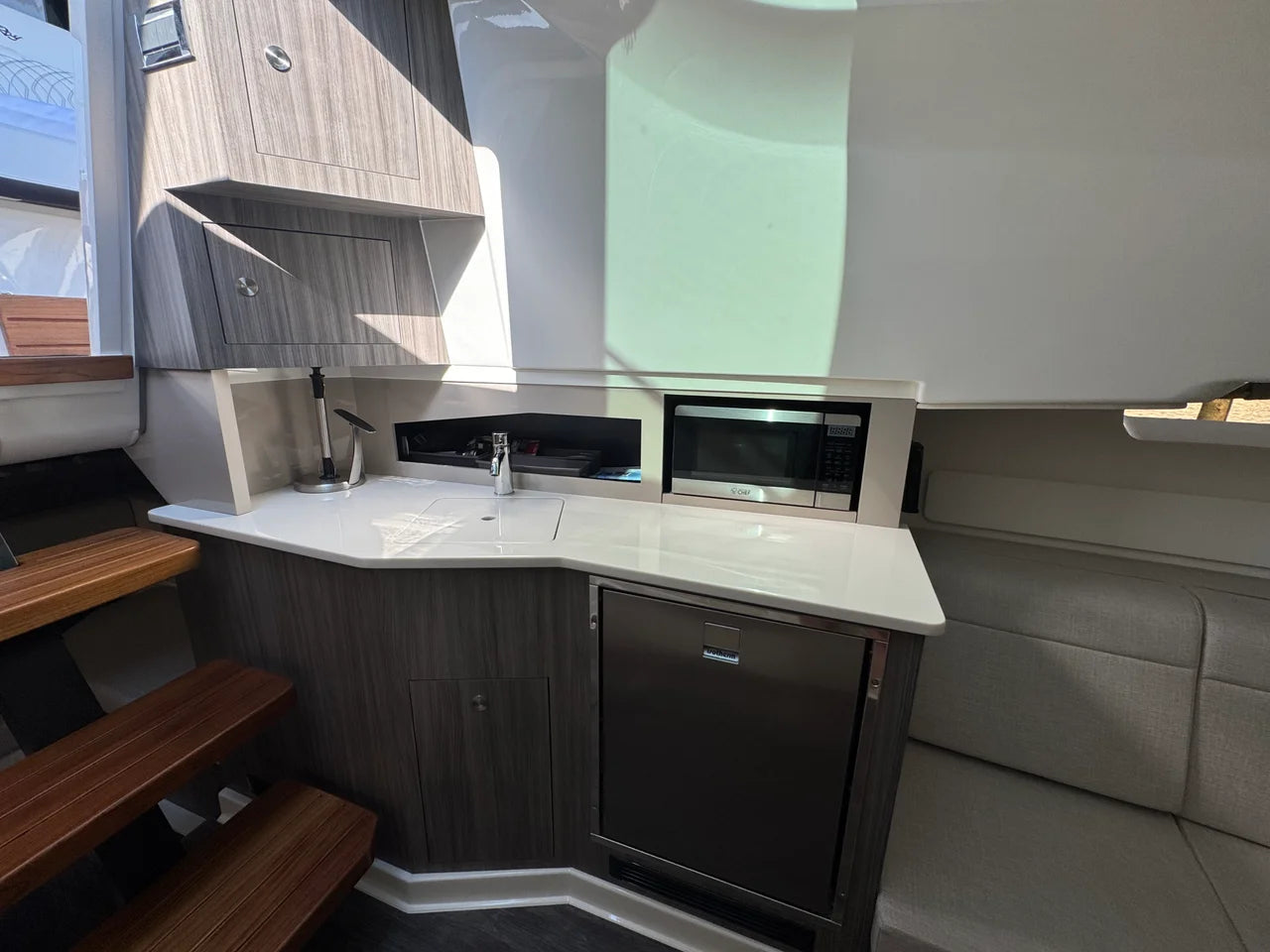 2025 Sea Ray 370 SUNDANCER OB 39.0 feet, Clearwater, Florida #33