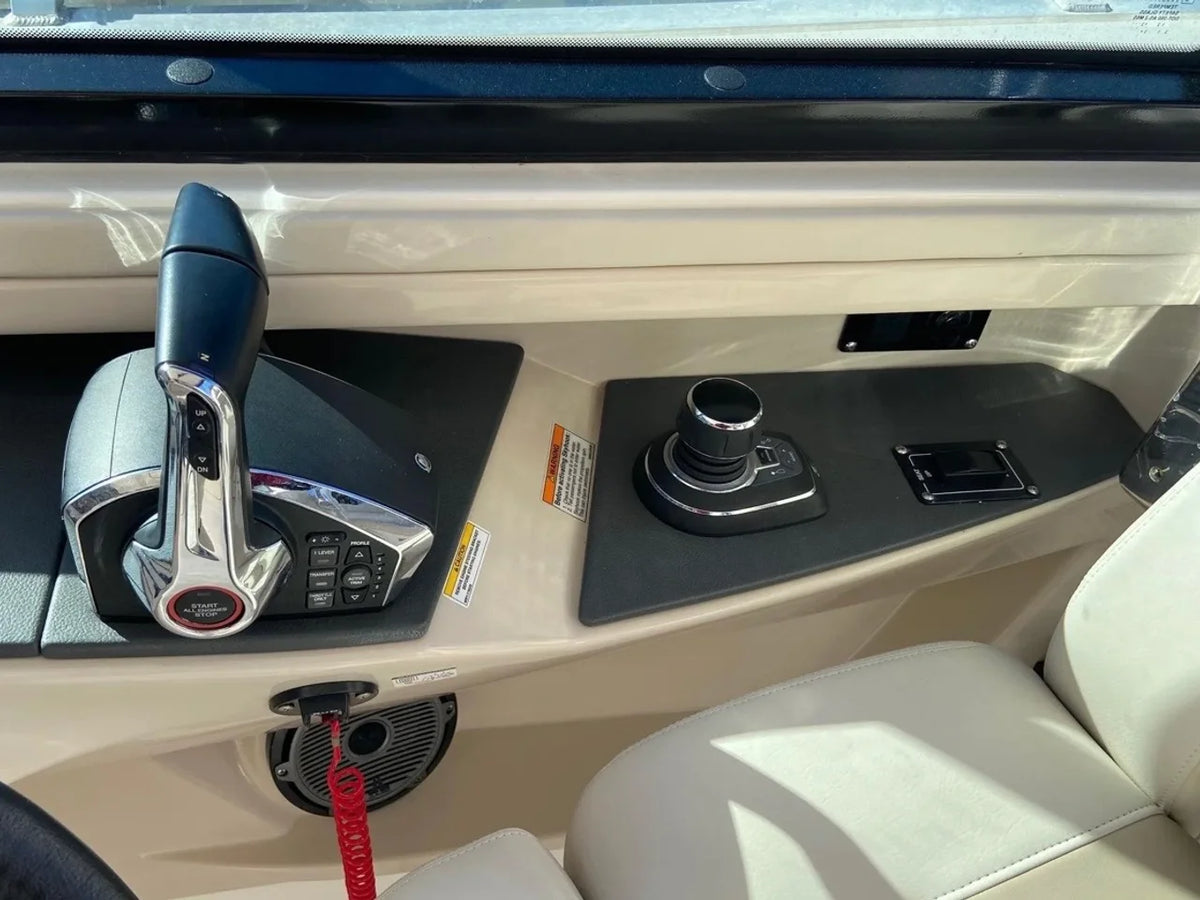2022 Boston Whaler 320 VANTAGE 32.0 feet, Delray Beach, FL #15