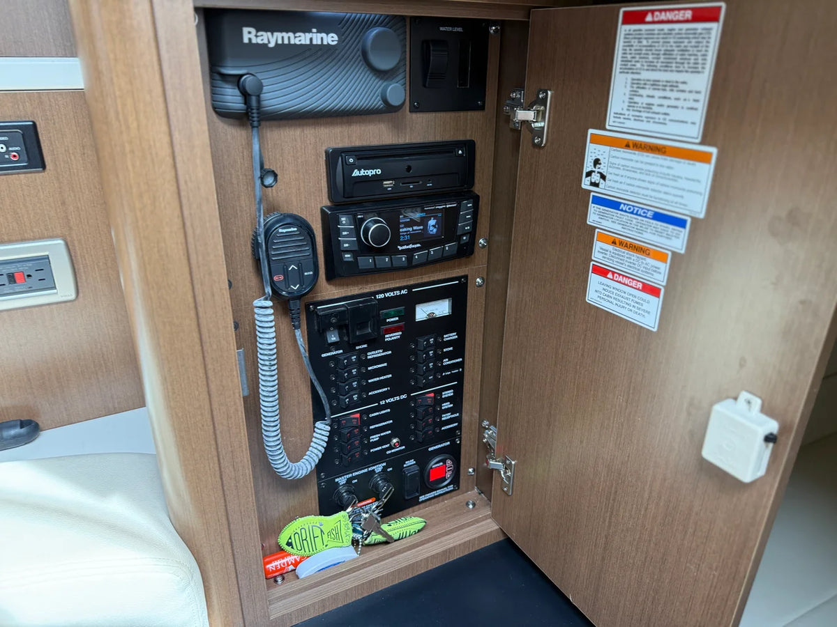 2016 Sea Ray 330 SUNDANCER 33.0 feet, Lake Ozark, MO #47